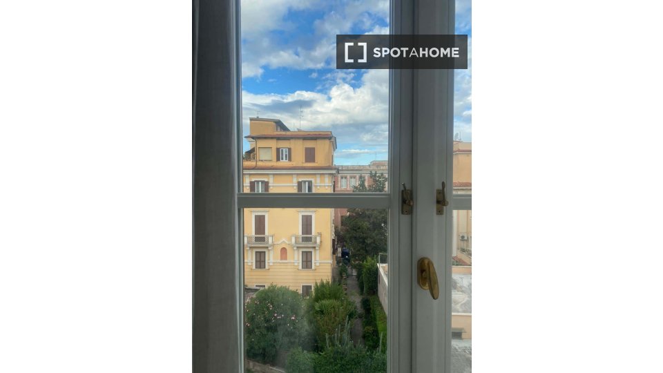 Double room Rome, 1 bed — photo 14