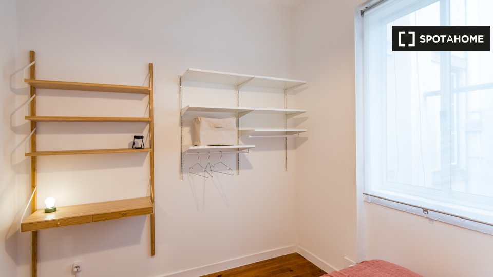 Double room Lisbon, 6 beds, 117m² — photo 2