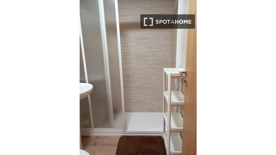 Double room Alicante, 5 beds, 120m² — photo 5