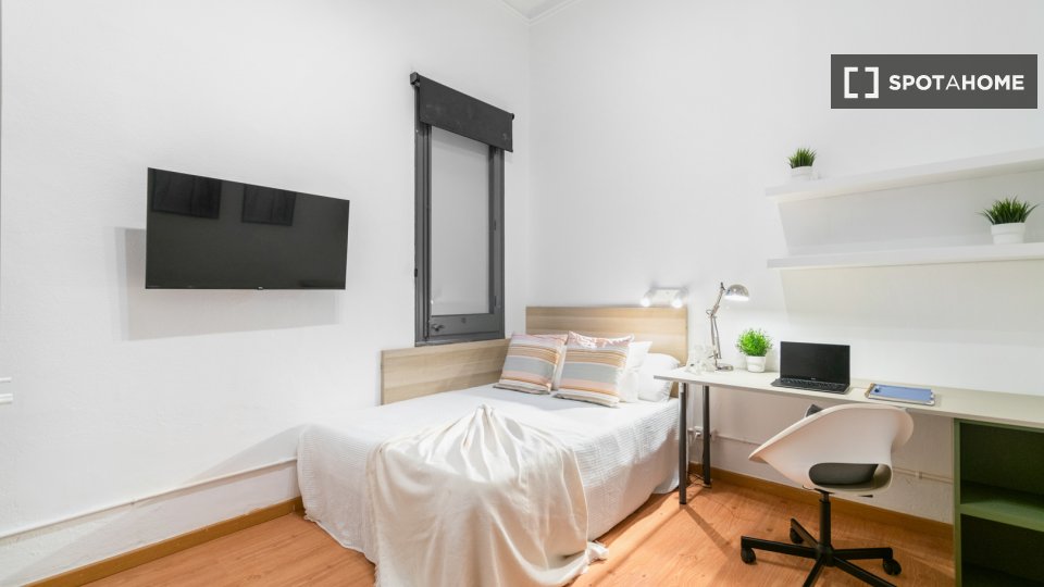 Double room Barcelona, 9 beds, 285m² — photo 18