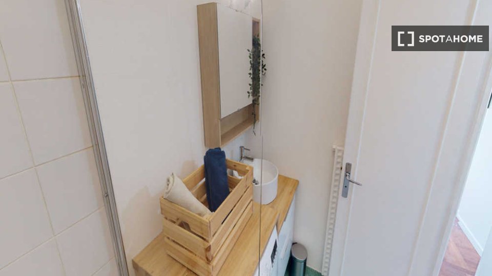 Double room Paris, 4 beds, 70m² — photo 4