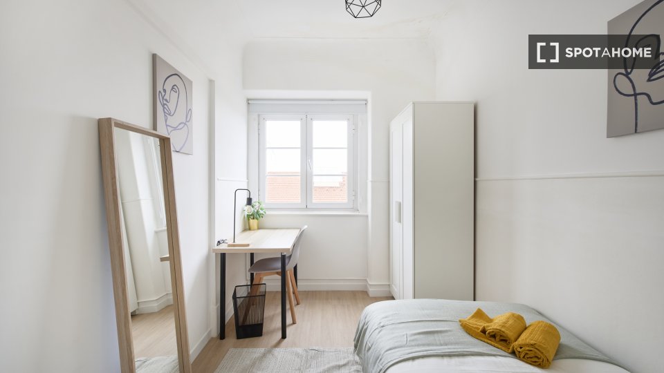 Double room Lisbon, 9 beds — photo 4