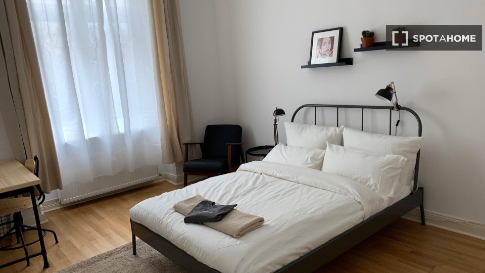 Double room Berlin, 3 beds, 120m² — photo 4