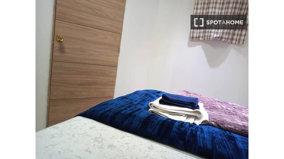 Double room Madrid, 4 beds, 90m² — photo 9
