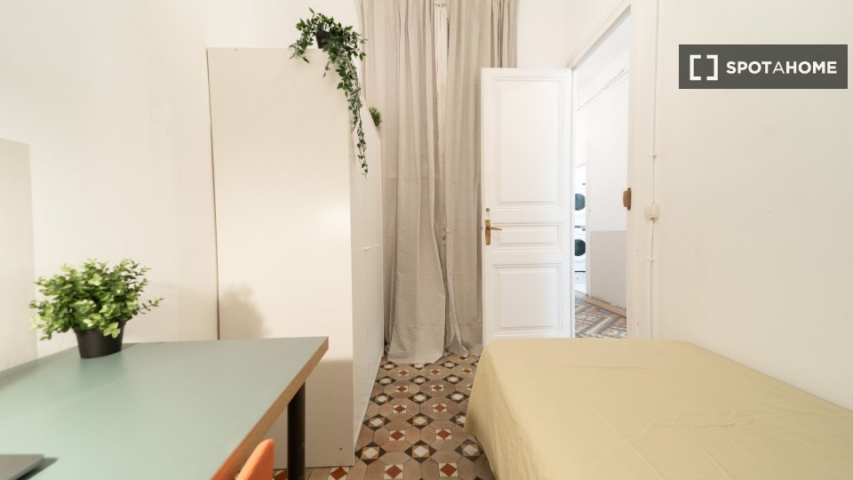 Double room Barcelona, 10 beds, 180m² — photo 16