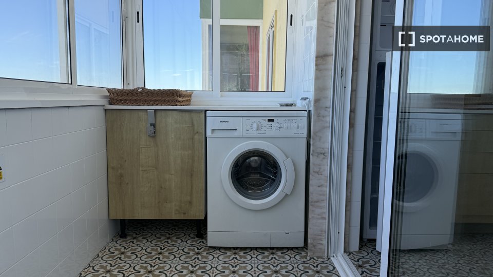 Double room Lisbon, 4 beds — photo 13