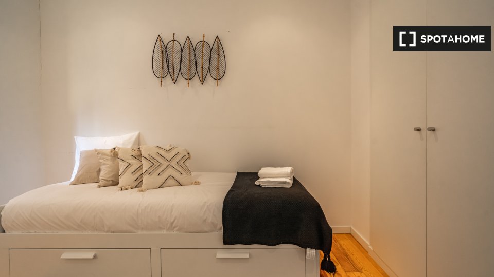Apartment Lisbon, 2 beds — photo 9