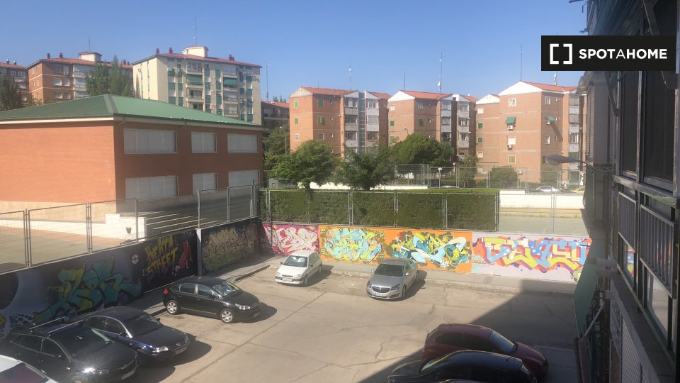 Double room Madrid, 3 beds — photo 6