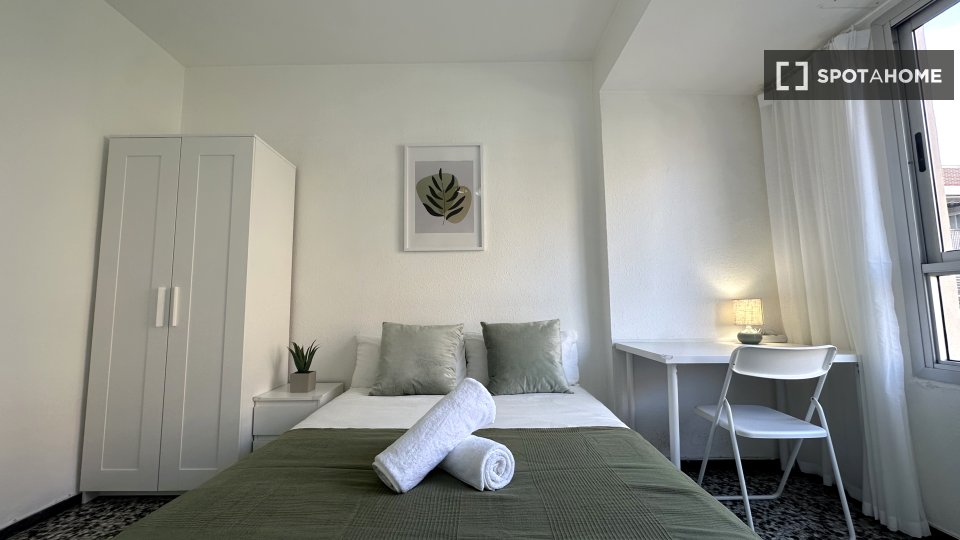 Double room Valencia, 5 beds — photo 1