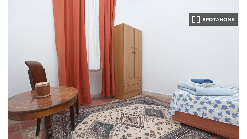 Double room Athens, 8 beds — photo 11