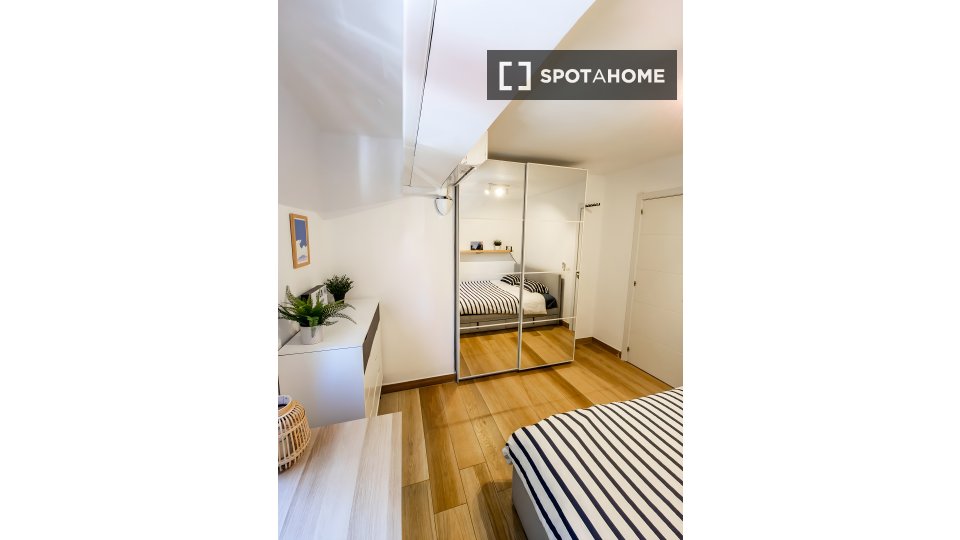 Double room Valencia, 4 beds, 90m² — photo 10
