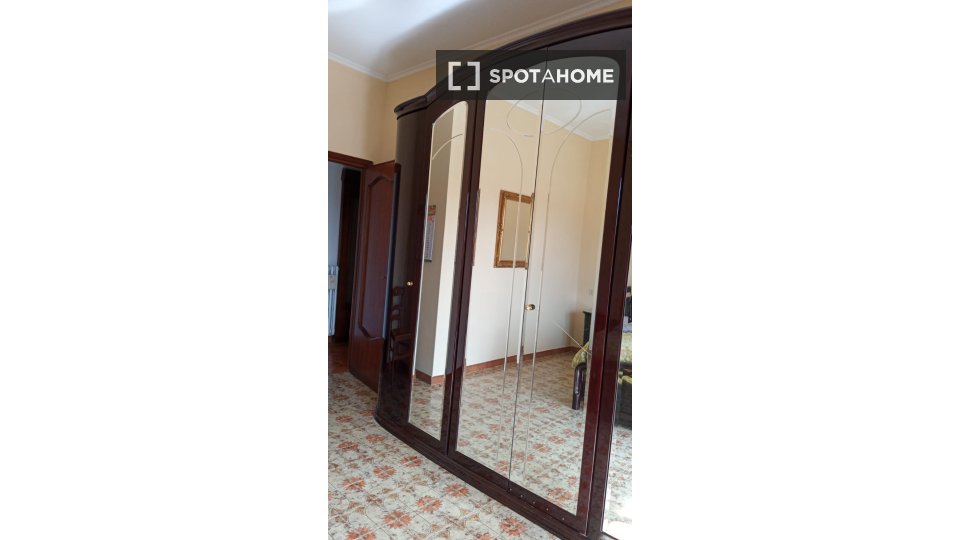 Double room Rome, 3 beds — photo 17