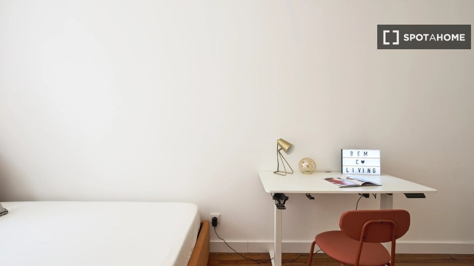Double room Lisbon, 13 beds — photo 12