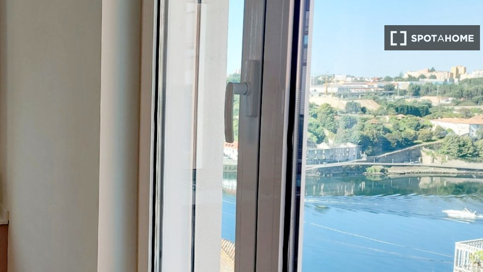 Apartment Porto, 3 beds, 95m² — photo 22