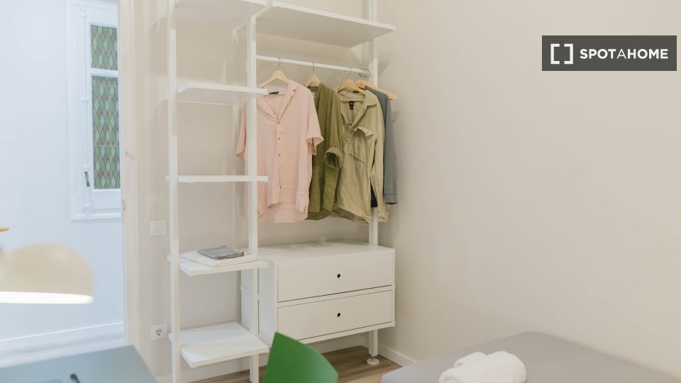 Double room Barcelona, 5 beds — photo 1