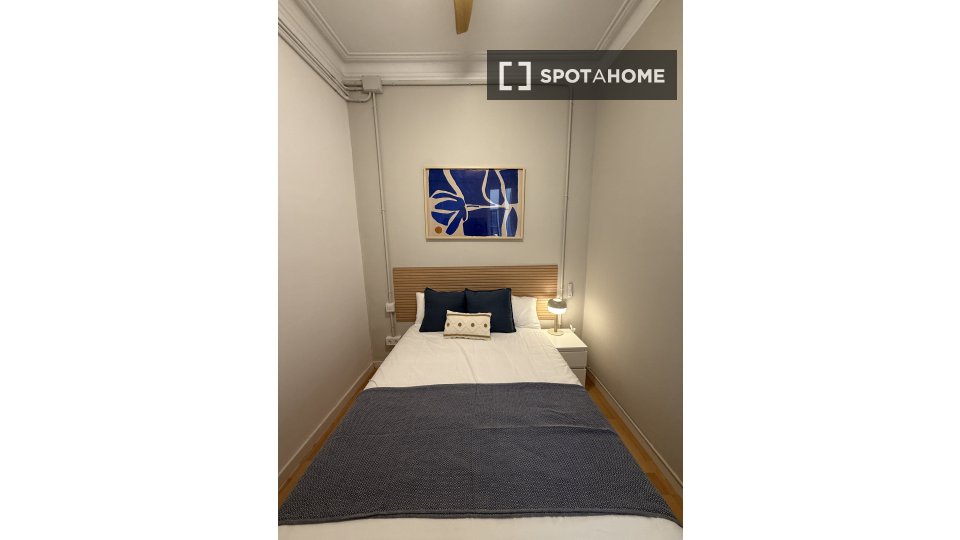 Double room Barcelona, 7 beds, 180m² — photo 4