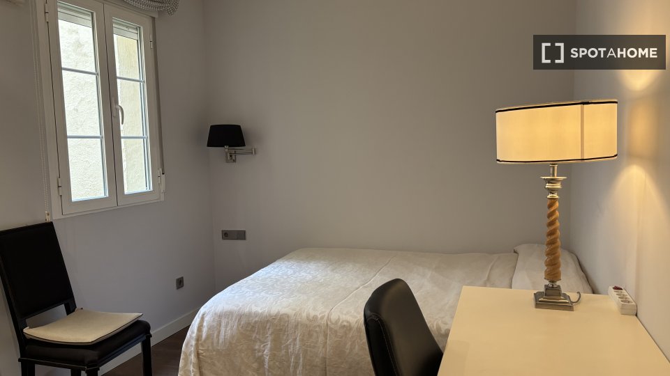 Double room Madrid, 3 beds, 160m² — photo 52