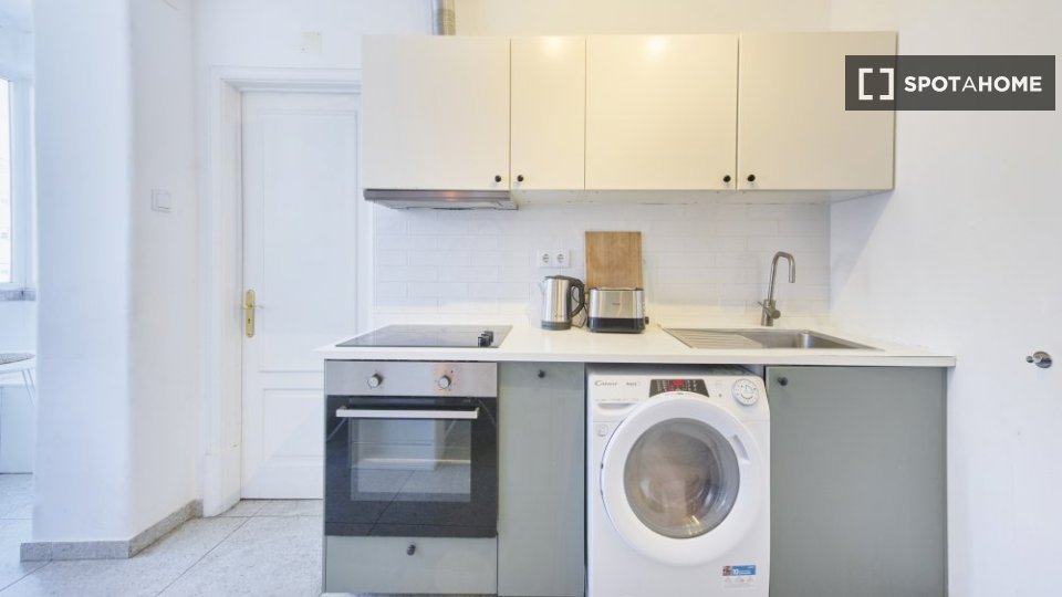 Double room Lisbon, 7 beds — photo 10