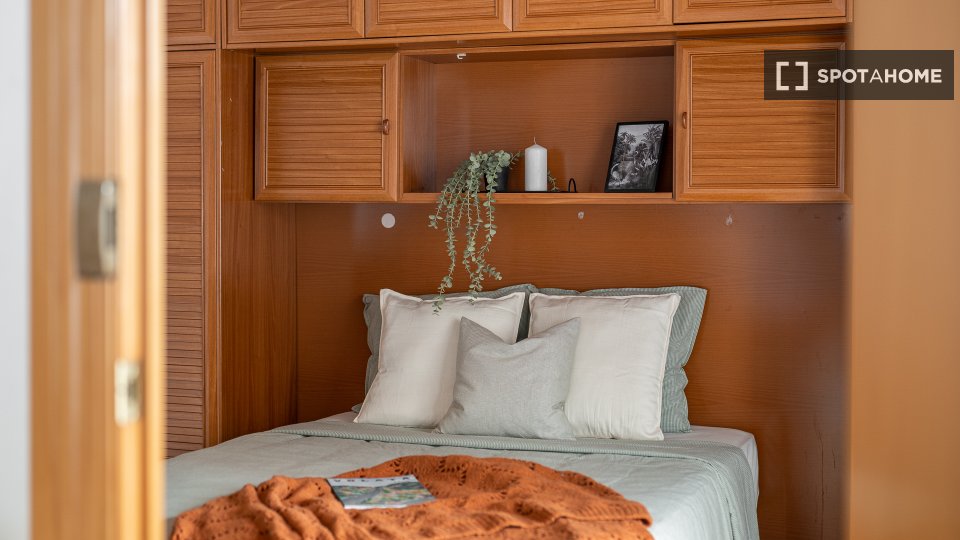 Double room Barcelona, 5 beds, 115m² — photo 19