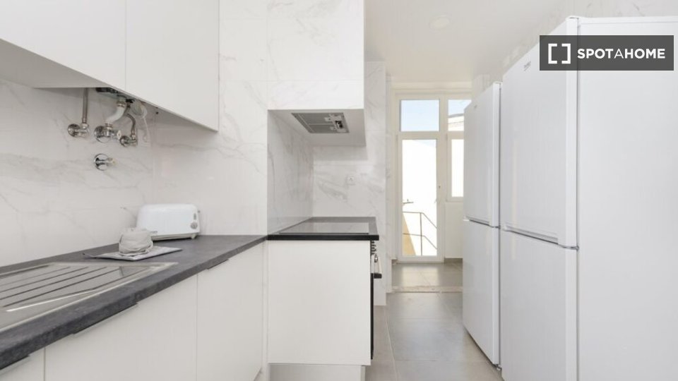 Double room Lisbon, 7 beds — photo 11