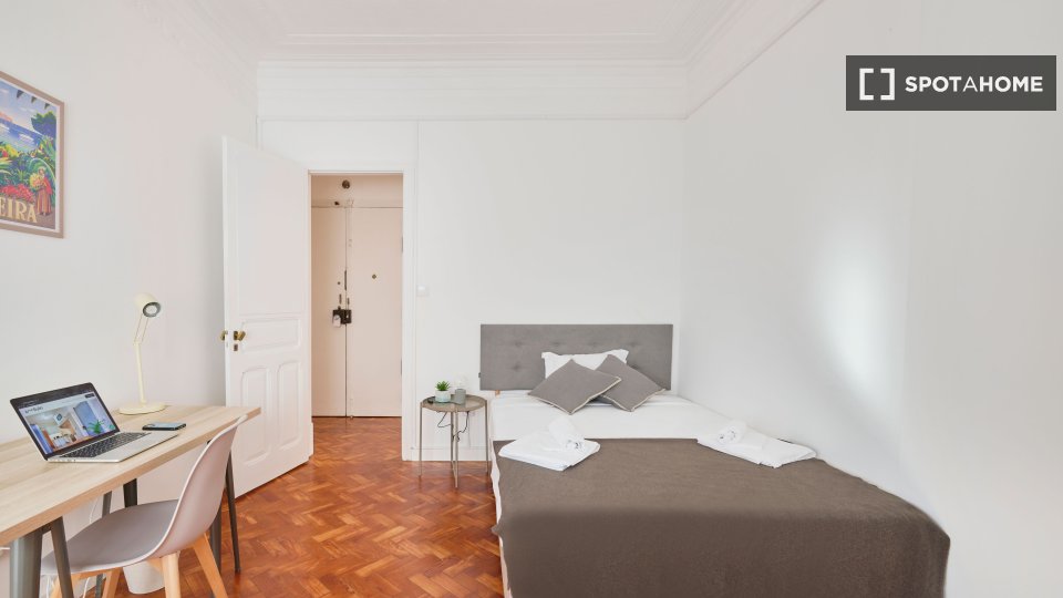 Double room Lisbon, 7 beds — photo 12