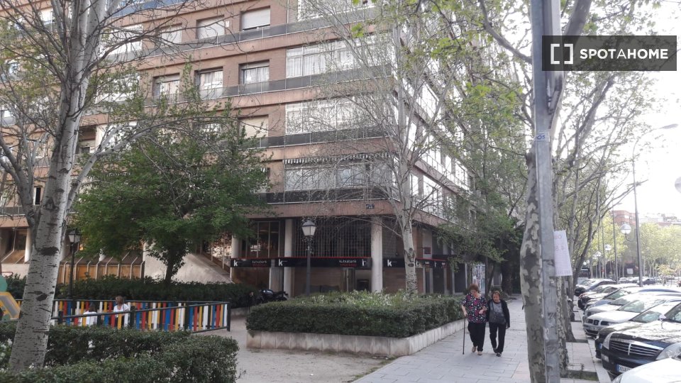 Double room Madrid, 12 beds — photo 12