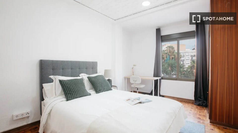 Double room Valencia, 5 beds — photo 1