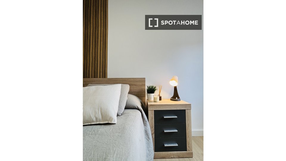 Habitación en piso compartido de 4 habitaciones, Casería de Montijo, Granada