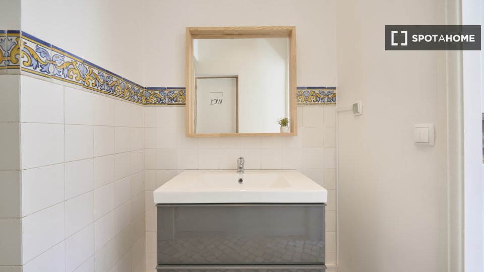 Double room Lisbon, 6 beds — photo 6