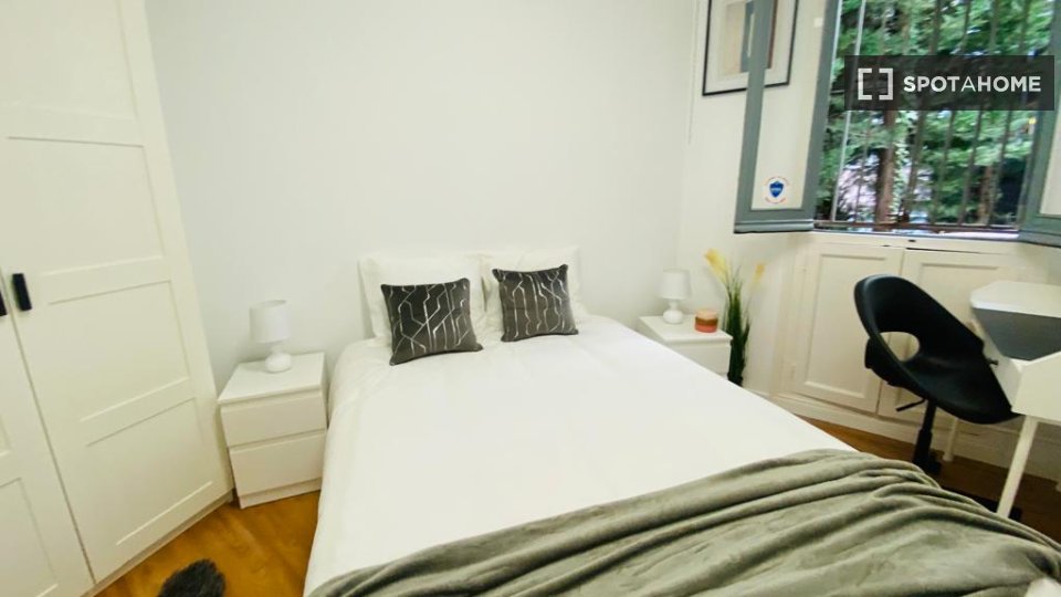 Double room Madrid, 5 beds — photo 17
