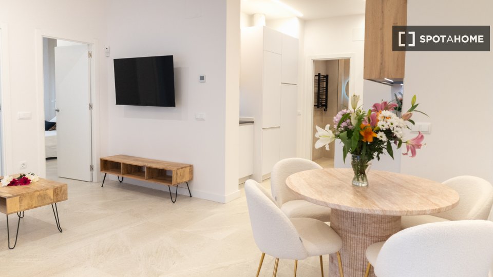 Apartment Madrid, 2 beds, 65m² — photo 17