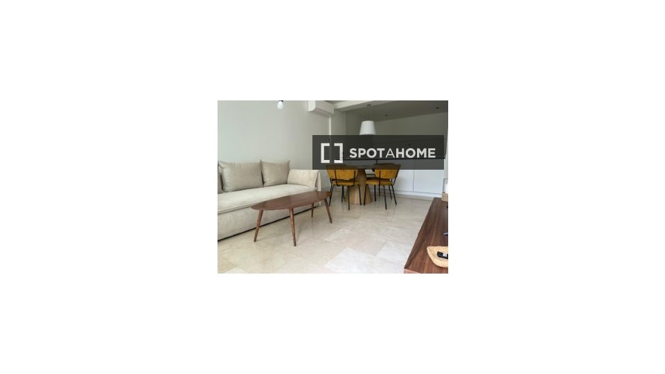 Apartamento de 1 dormitorio en alquiler en Los Remedios, Sevilla