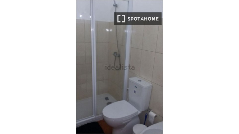 Double room Lisbon, 4 beds, 140m² — photo 1