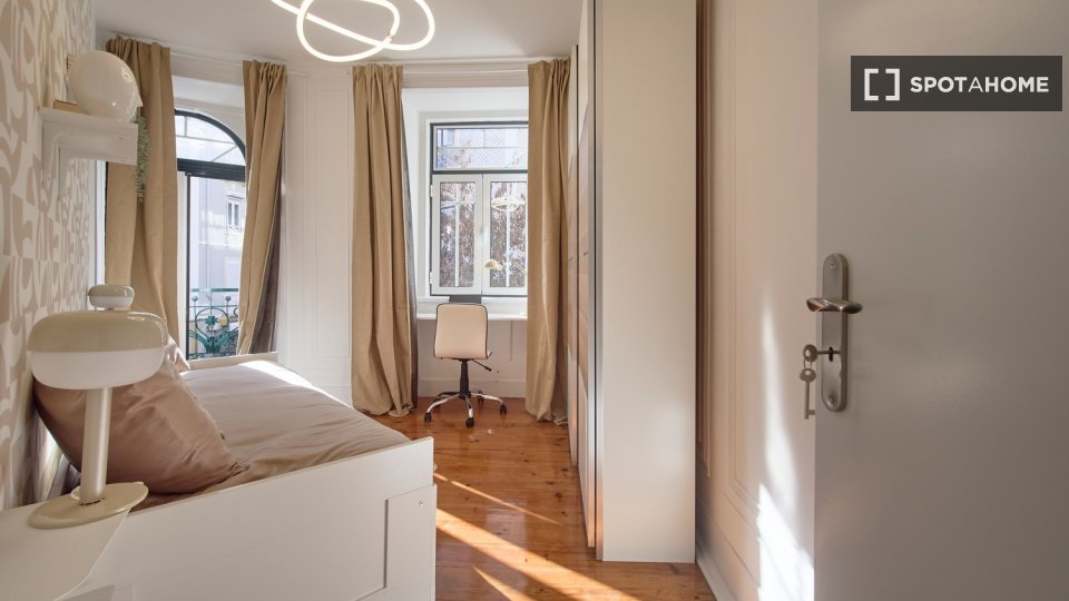 Double room Lisbon, 8 beds — photo 18