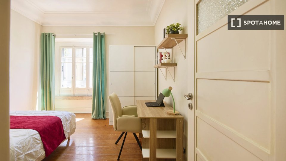 Double room Lisbon, 6 beds — photo 11