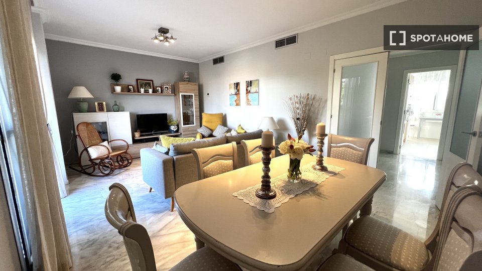 Apartment Seville, 3 beds, 110m² — photo 10
