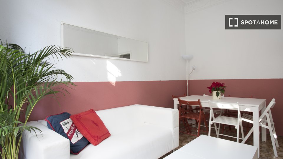 Double room Barcelona, 5 beds, 100m² — photo 12