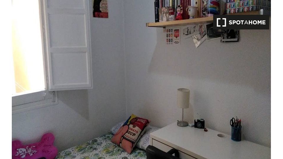 Double room Madrid, 5 beds, 155m² — photo 7