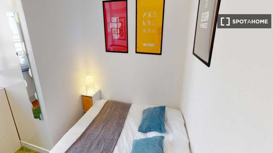 Double room Lille, 3 beds, 60m² — photo 12