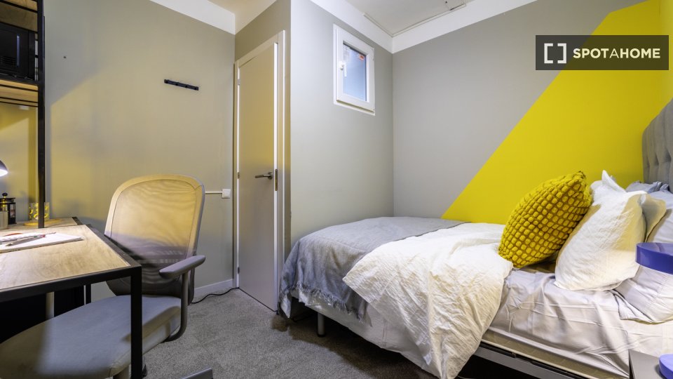 Double room Madrid, 7 beds, 157m² — photo 13