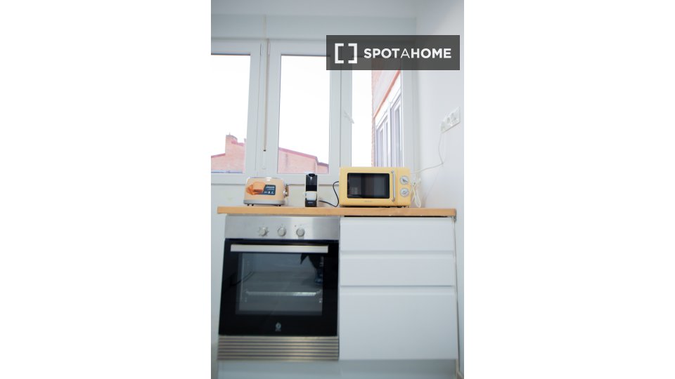 Double room Madrid, 4 beds, 95m² — photo 4