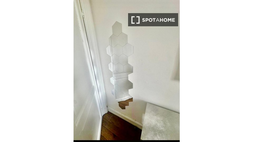 Double room Brussels, 5 beds, 180m² — photo 2