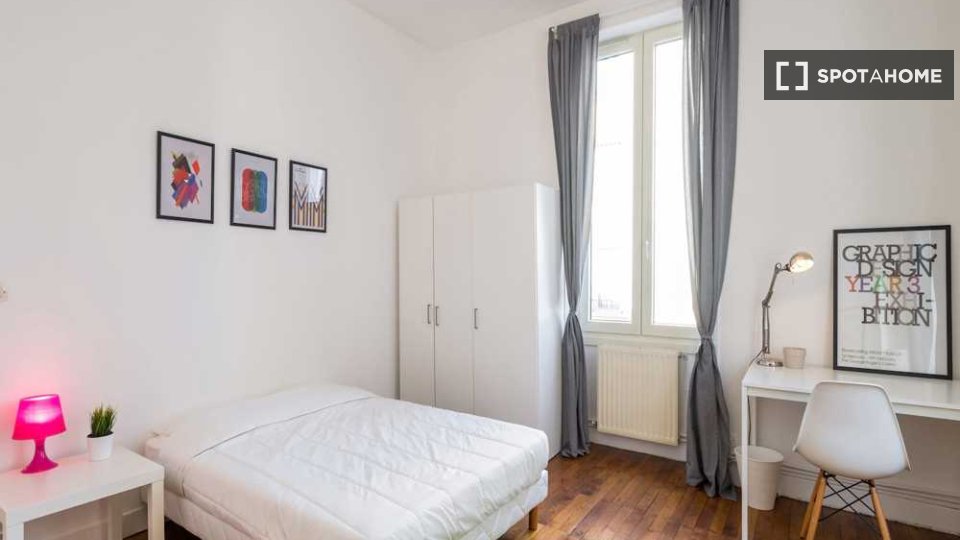 Double room Lyon, 9 beds, 200m² — photo 5