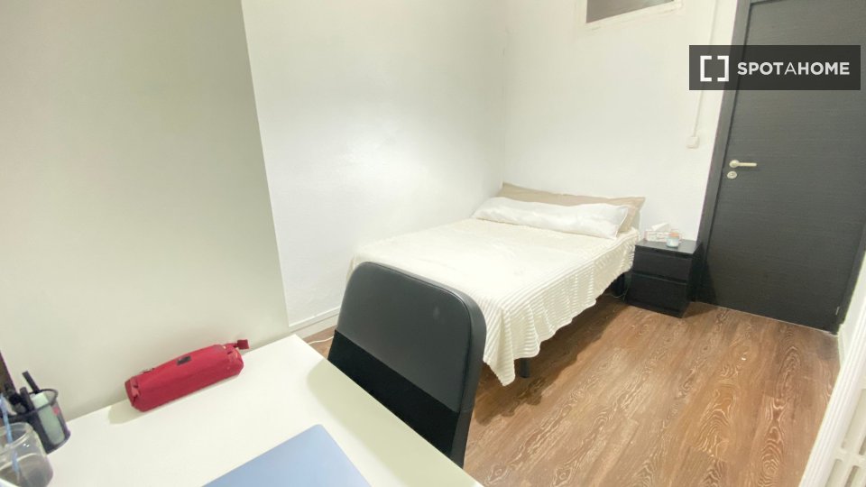 Double room Madrid, 8 beds — photo 1