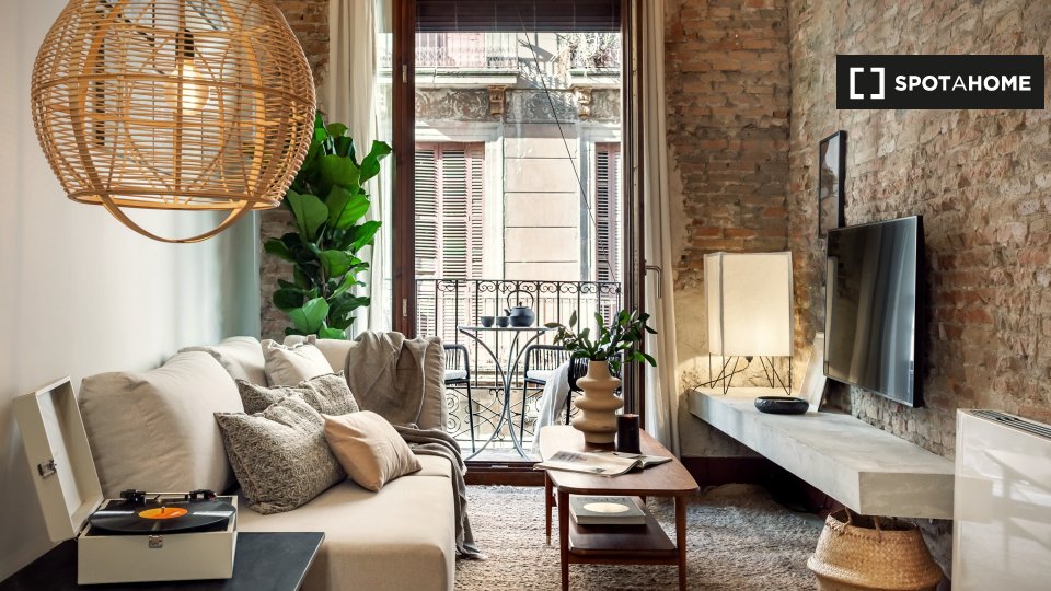 Whole 2 bedrooms apartment in Barcelona - a Barcellona