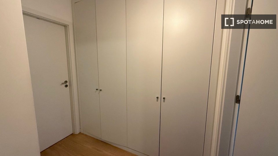Apartment Lisbon, 2 beds, 110m² — photo 8