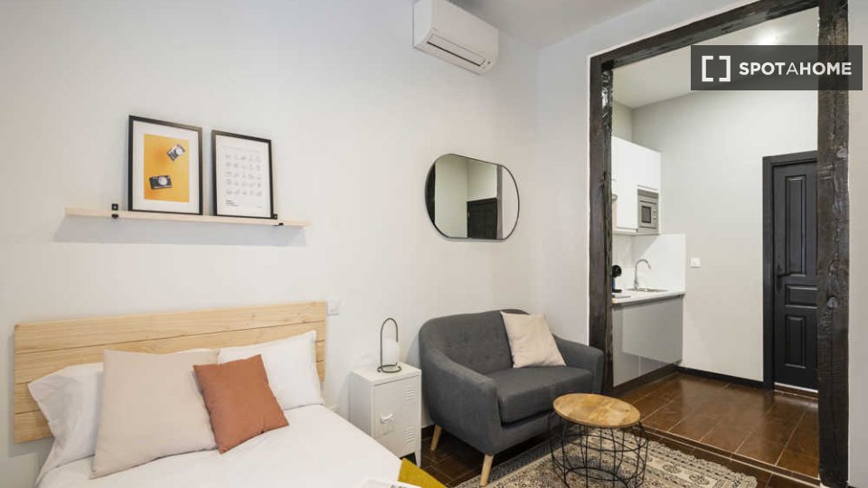 Double room Madrid, 6 beds — photo 32