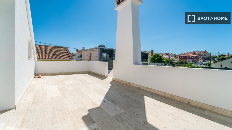 Apartment Lisbon, 2 beds, 85m² — photo 3
