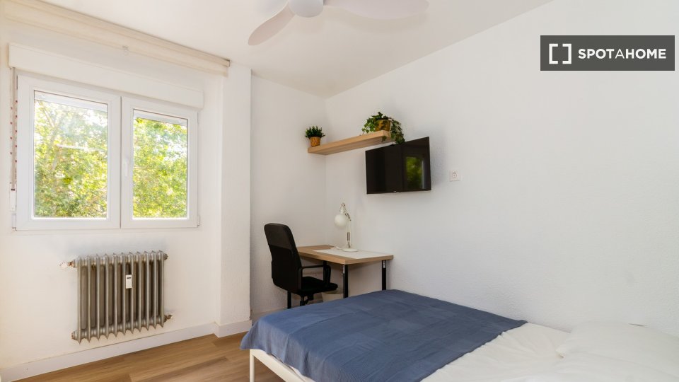 Se alquila habitación compartida en Alcalá de Henares