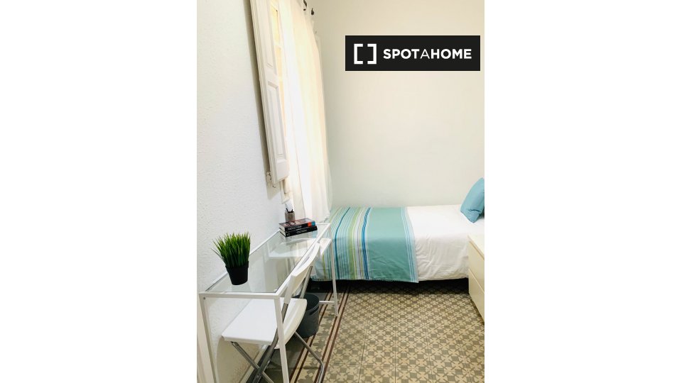 Double room Barcelona, 3 beds — photo 3